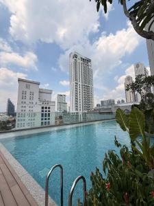 Bazén v ubytování Quill KLCC Suites By City Home nebo v jeho okolí