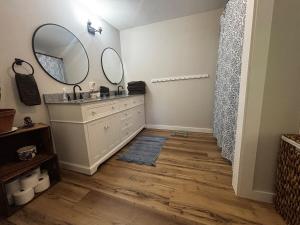 Gallery image of Farmhouse by Ricketts Glen in Benton +50 photos