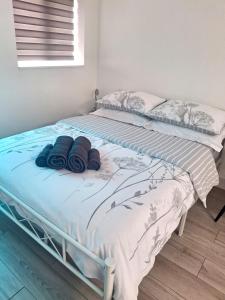 Φωτογραφία από το άλμπουμ του Studio flat close to Heathrew Airport σε Northolt +7 φωτογραφίες