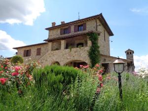 Agriturismo La Torraccia外面的花园