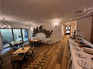Khu vực ghế ngồi tại Free wellness rodinný apartman Daniela Anenské údolí