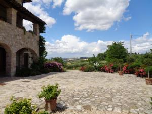 Agriturismo La Torraccia外面的花园