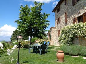 Agriturismo La Torraccia外面的花园