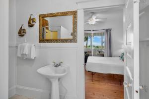 Ένα μπάνιο στο Coastal Cottage +44 φωτογραφίες