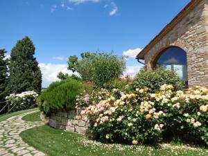 Agriturismo La Torraccia外面的花园