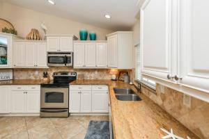 Afbeelding uit fotogalerij van Ariel's Island in Anna Maria Island +45 foto's