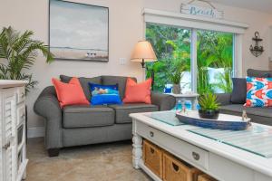 TV a/nebo společenská místnost v ubytování Ariel's Island