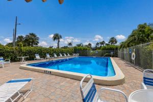 Bazén v ubytování The Twins Hideaway at Sun Plaza West nebo v jeho okolí