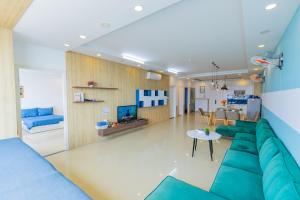 Χώρος καθιστικού στο Oasky Vũng Tàu - D'Homes Sea & City View
