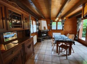 Dapur atau dapur kecil di Chalet Du Saix - Sauna +7 gambar