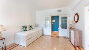 Postel nebo postele na pokoji v ubytování Cozy 1Bdr Flat w Pool in Vilamoura by Lovelystay + 20 fotografií