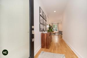 Gallery image of KCcabin - Modern Wooded Retreat with Hot Tub in Grain Valley