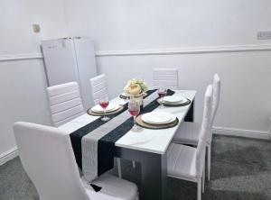 Fotografie z fotogalerie ubytování 2-Bed - Sleeps 6 - Free Parking v destinaci Stalybridge
