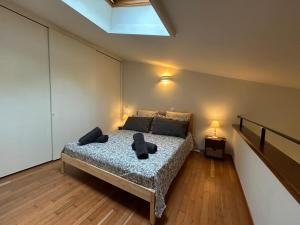 En eller flere senge i et værelse på casa miraflores + 15 billeder