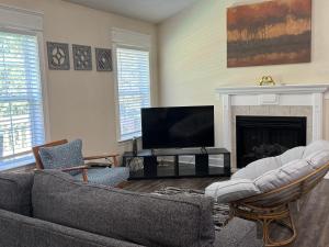 Gallery image of KALMNEZ 10 minutes from FLW in Saint Robert +16 photos