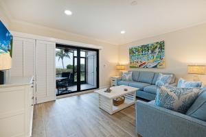 Χώρος καθιστικού στο Coquina Beach 1C