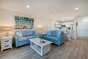 Η κουζίνα ή μικρή κουζίνα στο Coquina Beach 1C