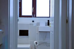Bilik mandi di Tranquil 3B House- Sleeps 6 Garden & Free Parking