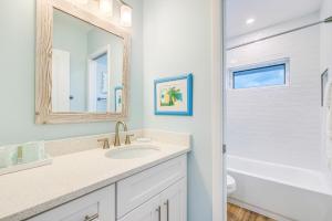 Ένα μπάνιο στο Villa Sanibel 1H +29 φωτογραφίες