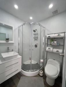 Un baño de Canyon Breeze Dome