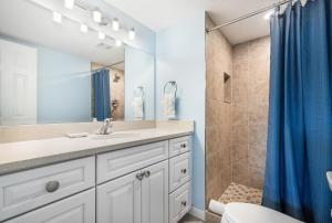 Ένα μπάνιο στο Breakers West A2 +22 φωτογραφίες