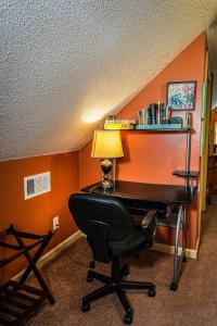 Gallery image of Stunning chalet steps away from amenities in Pine Mountain