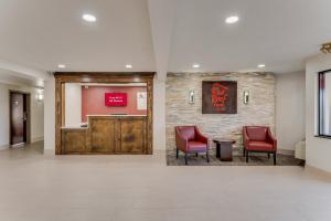 Gallery image of Red Roof Inn & Suites Newport - Middletown, RI in Middletown