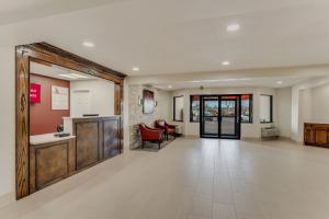 Gallery image of Red Roof Inn & Suites Newport - Middletown, RI in Middletown