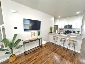 Galeriebild der Unterkunft Edmond Fresh Modern townhouse in Edmond