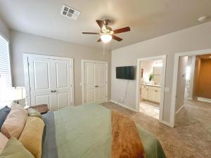 Galeriebild der Unterkunft Edmond Fresh Modern townhouse in Edmond + 26 Fotos