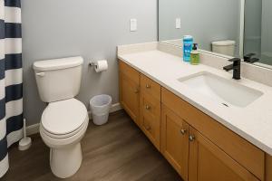 Bilik mandi di King Suite Playhouse Sq DT, Clinic, RockHall, CSU