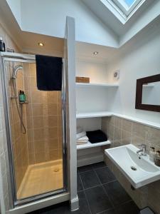 Koupelna v ubytování Scenic Mews House in central Stockbridge area