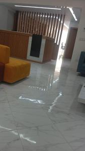Un lugar para sentarse en Alquilo piso entero o planta