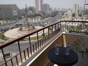 Un balcon sau o terasă la Up Town Hotel