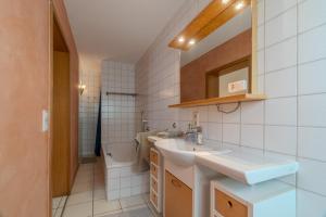 Ένα μπάνιο στο Seebrise - 2 Schlafzimmer - Terrasse - Bodensee