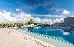 Πισίνα στο ή κοντά στο Luxury Oceanview Condo, Pool, Private Beach Access +12 φωτογραφίες