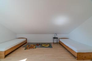 Ένα ή περισσότερα κρεβάτια σε δωμάτιο στο Seebrise - 2 Schlafzimmer - Terrasse - Bodensee