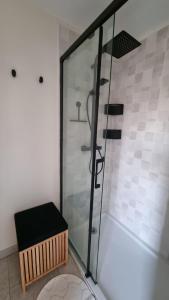 Ένα μπάνιο στο Opporak