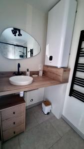 Ένα μπάνιο στο Opporak