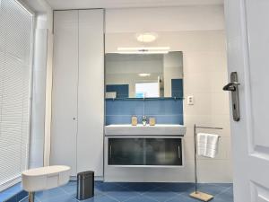 Ένα μπάνιο στο Maisonette Apartment with Terrace +33 φωτογραφίες
