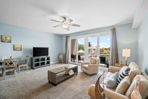 Un televizor și/sau centru de divertisment la Laketown Wharf 136