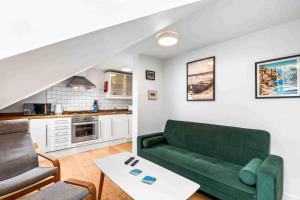 Kuchyň nebo kuchyňský kout v ubytování Seasalt Retreat By My Getaways