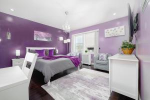 Katil atau katil-katil dalam bilik di The Green Oasis Duplex 12 minutes away from JFK