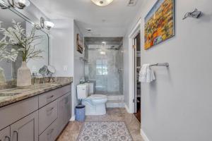 Ένα μπάνιο στο Urban Loft by Lucky Savannah +33 φωτογραφίες