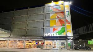 ซูเปอร์มาร์เก็ตหรือร้านค้าอื่น ๆ ที่โรงแรมหรือบริเวณใกล้เคียง