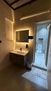 Koupelna v ubytování شقة أنيقة بغرفتين نوم - الطائف