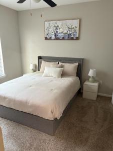 Voodi või voodid majutusasutuse Stylish 1BR in Magnolia Easy Access to Woodlands toas