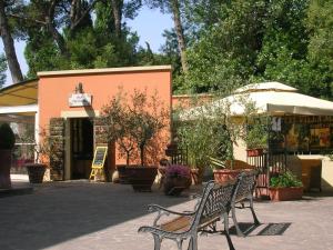 Gallery image of Hotel Villa Maya in Cascina