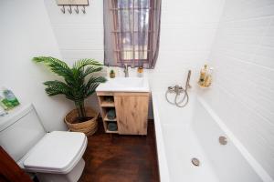 Un baño de Farmstay at Rehoboth 49 fotos más