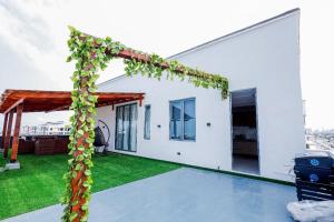 Afbeelding uit fotogalerij van 4 bedroom penthouse in Lekki